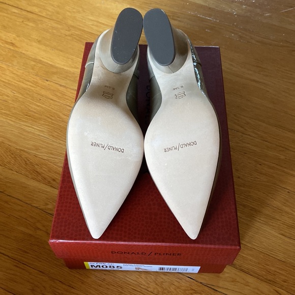 Donald Pliner Glenn Dark Taupe Distressed Patent shoe,  Size 8.5, new in box. - Picture 4 of 6